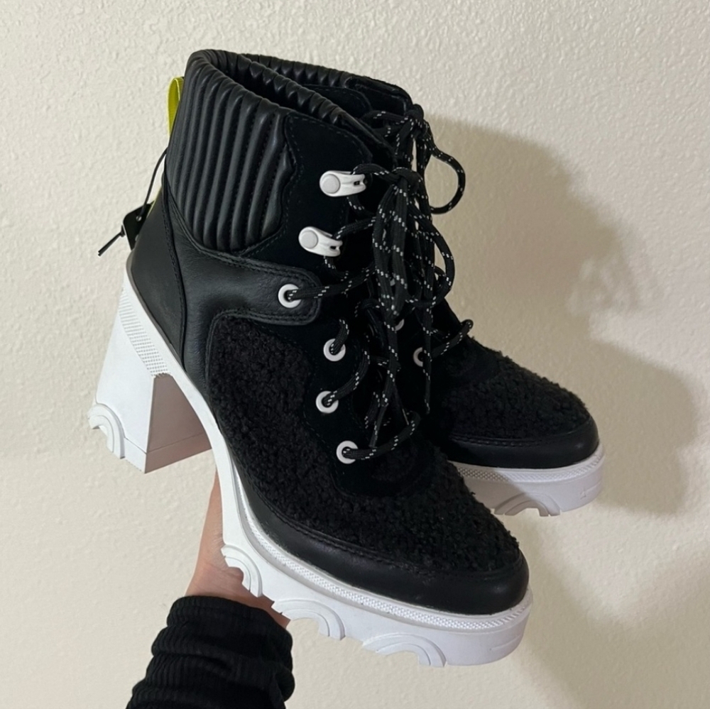 SOREL Brex Leather & Faux Shearling Block Heel Lace-Up Bootie in black,  NEW 6.5
